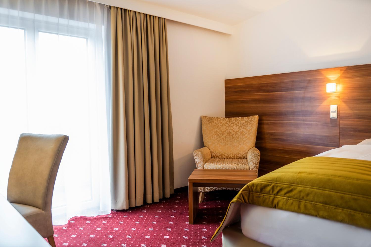 Hotel Landskron Bruck an der Mur Bagian luar foto