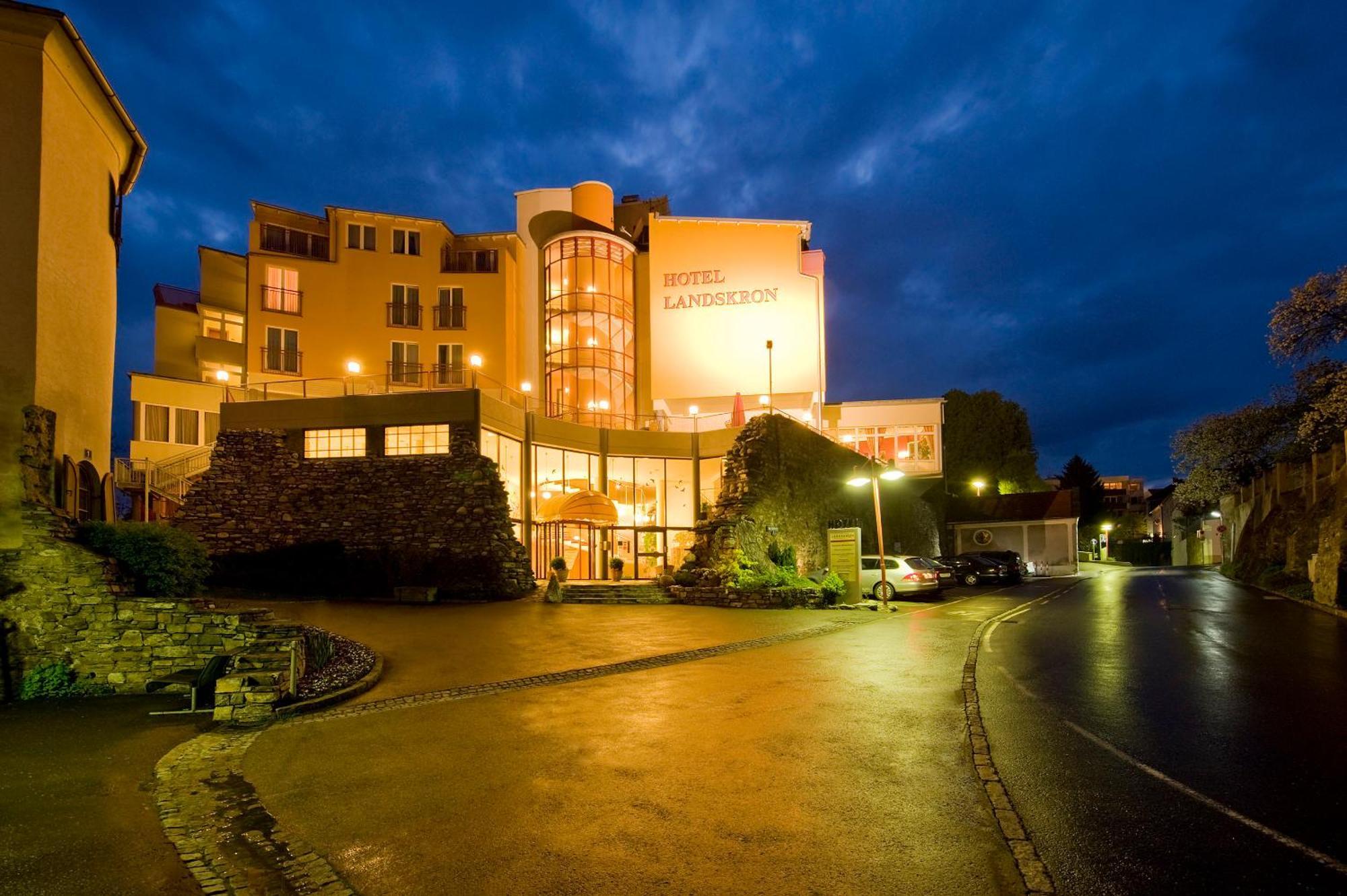 Hotel Landskron Bruck an der Mur Bagian luar foto