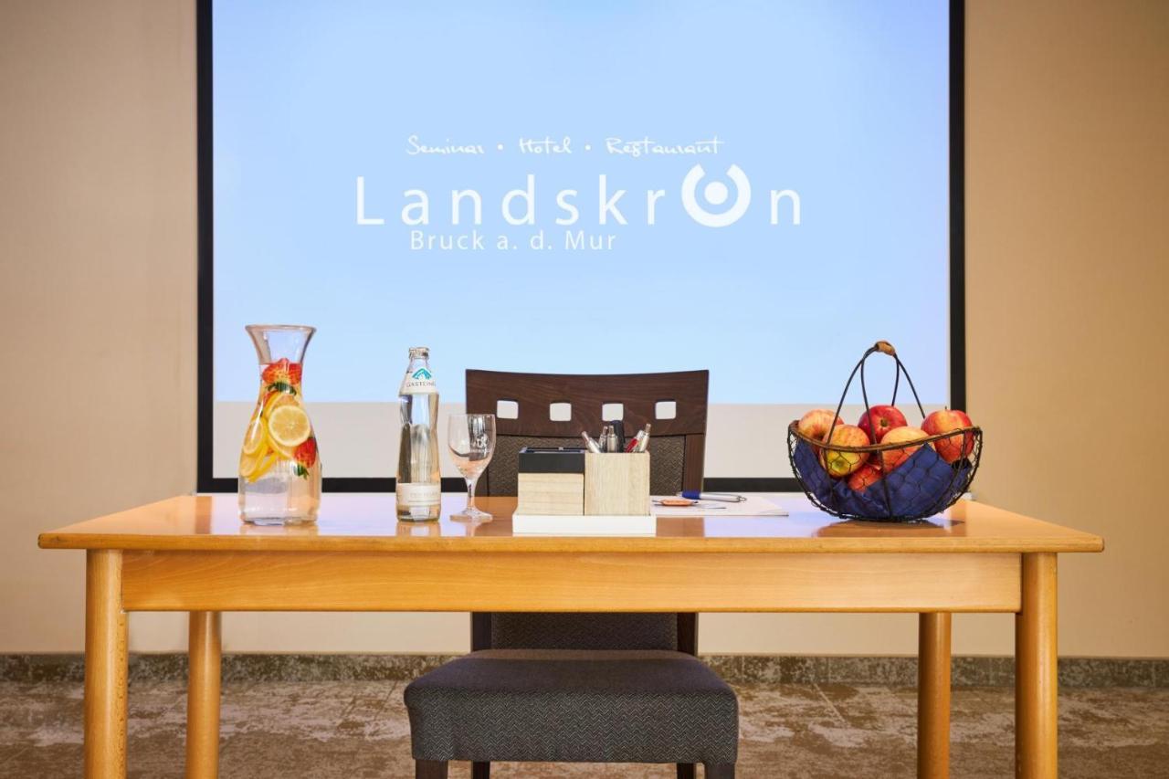 Hotel Landskron Bruck an der Mur Bagian luar foto